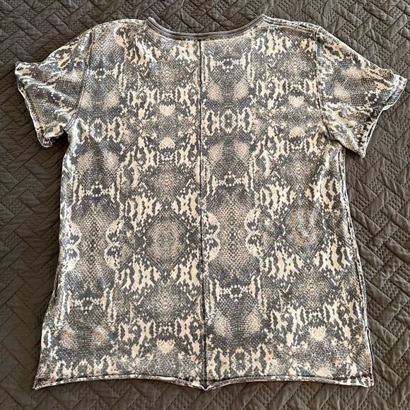 Free People Tee with Small Side Slits M - Picture 2 of 7
